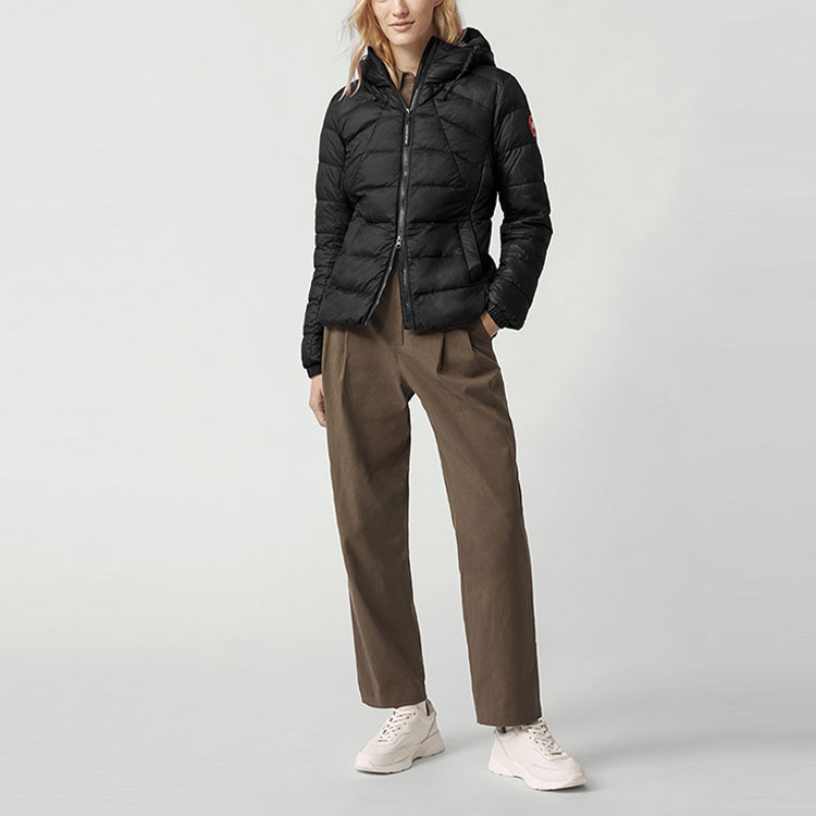 Lookbook (W) 加拿大鵝 Abbott 黑色連帽羽絨外套 2220L-61