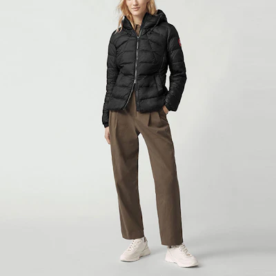 (W) 加拿大鵝 Abbott 黑色連帽羽絨外套 2220L-61 Lookbook (W) 加拿大鵝 Abbott 黑色連帽羽絨外套 2220L-61