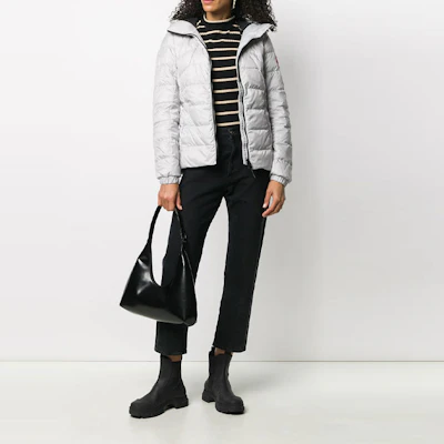 (W) カナダグース アボット ロゴ ライトダウン ジャケット シルバー 2220L-200 Lookbook (W) カナダグース アボット ロゴ ライトダウン ジャケット シルバー 2220L-200