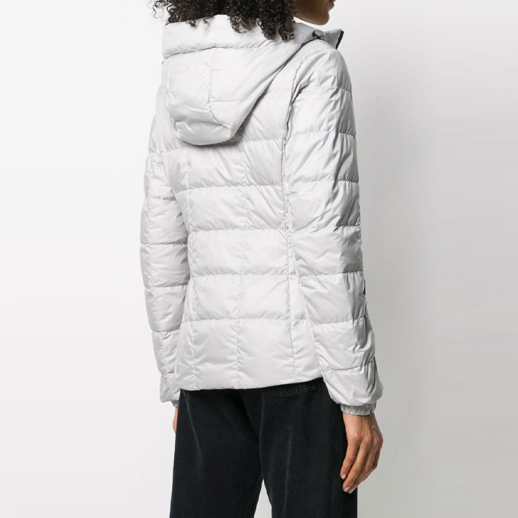 Shop (W) カナダグース アボット ロゴ ライトダウン ジャケット シルバー 2220L-200