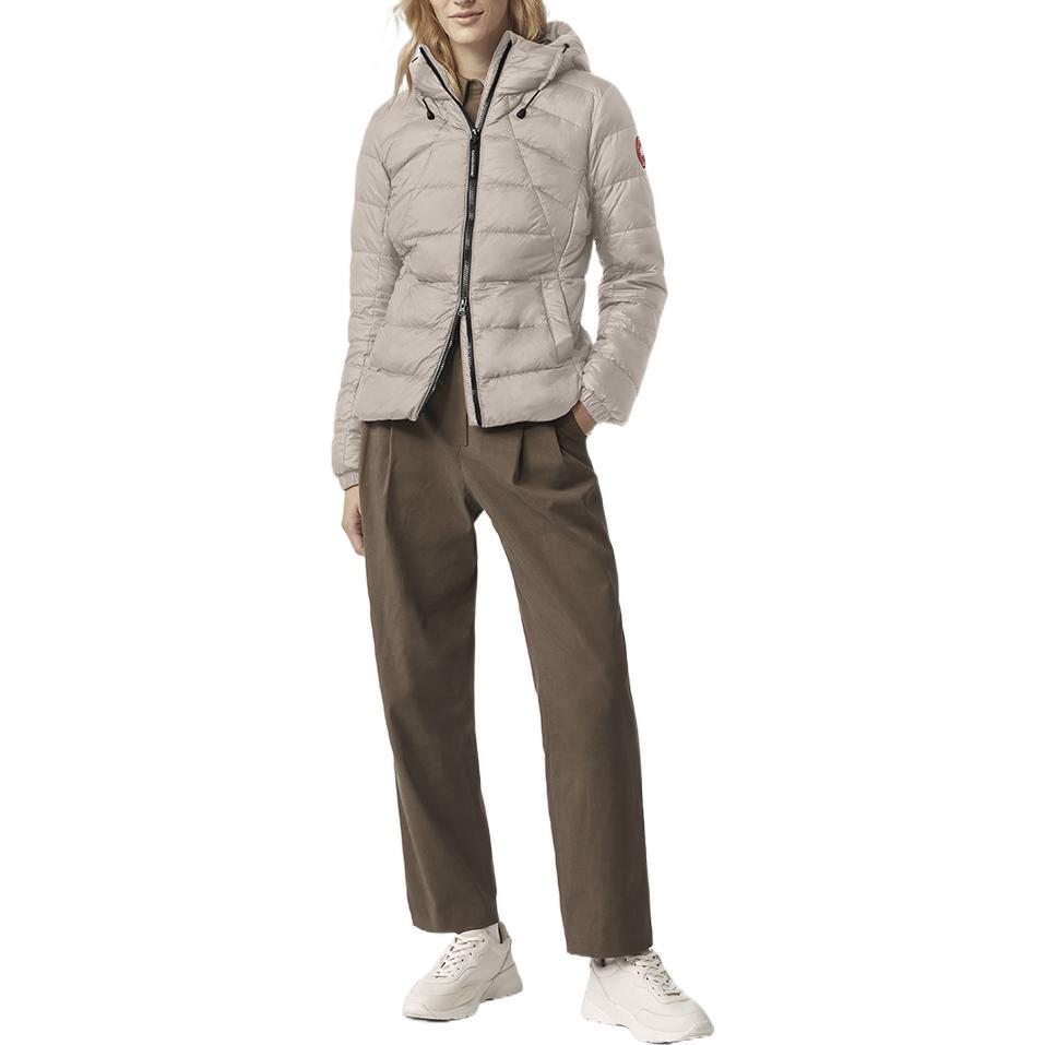 Lookbook (W) カナダグース アボットシリーズ 冬用フード付きダウンジャケット - グレーベージュ 2220L-856