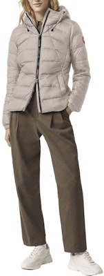 (W) カナダグース アボットシリーズ 冬用フード付きダウンジャケット - グレーベージュ 2220L-856 Lookbook (W) カナダグース アボットシリーズ 冬用フード付きダウンジャケット - グレーベージュ 2220L-856