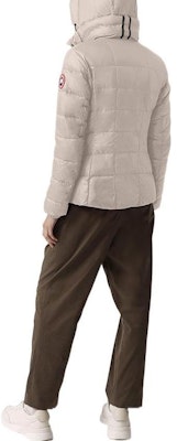 (W) カナダグース アボットシリーズ 冬用フード付きダウンジャケット - グレーベージュ 2220L-856 Shop (W) カナダグース アボットシリーズ 冬用フード付きダウンジャケット - グレーベージュ 2220L-856