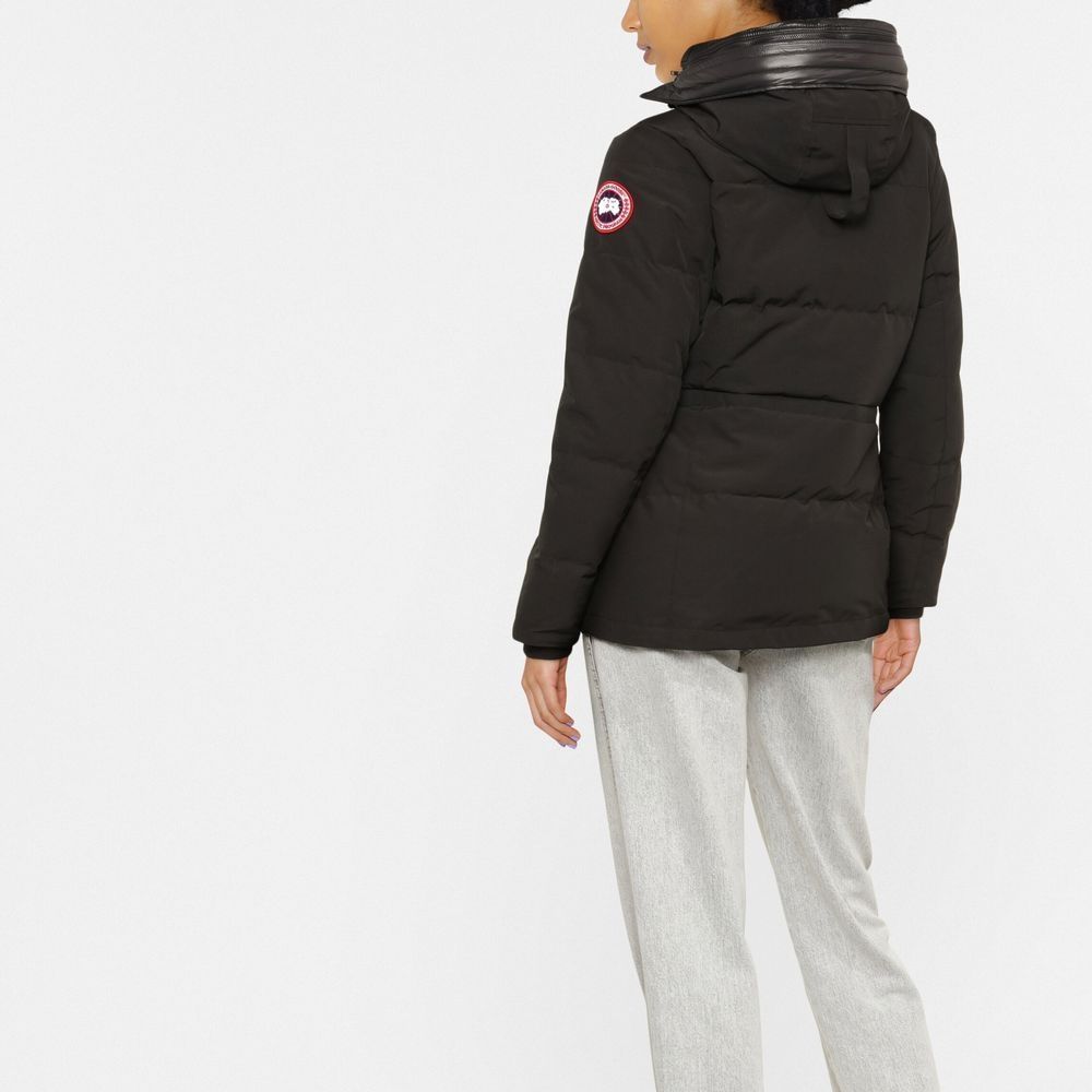 Sizing (Women) Canada Goose Chelsea FW22  Black Waterproof Down Jacket with Hood. 3804W-61