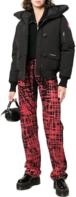 (W) 加拿大鵝Chilliwack黑色羽絨外套紅標徽章FW22款 2050W-61 Lookbook (W) 加拿大鵝Chilliwack黑色羽絨外套紅標徽章FW22款 2050W-61