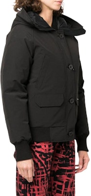 (W) 加拿大鵝Chilliwack黑色羽絨外套紅標徽章FW22款 2050W-61 Purchase (W) 加拿大鵝Chilliwack黑色羽絨外套紅標徽章FW22款 2050W-61