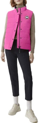 (W) 加拿大鵝Freestyle黑標全拉鍊防水羽絨背心粉色女款 2836L-121 Lookbook (W) 加拿大鵝Freestyle黑標全拉鍊防水羽絨背心粉色女款 2836L-121