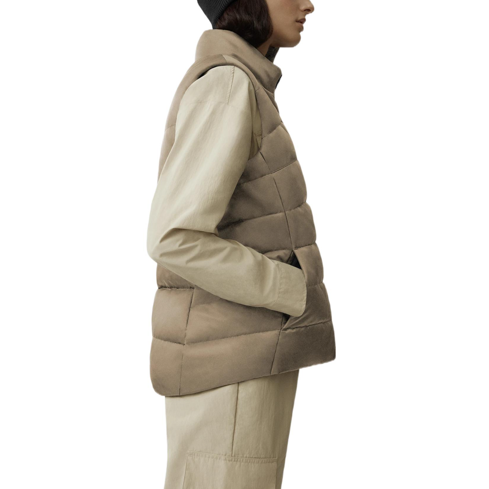 Details for (W) 加拿大鵝FW22沙黃色黑標緞面背心 2836WB1-252