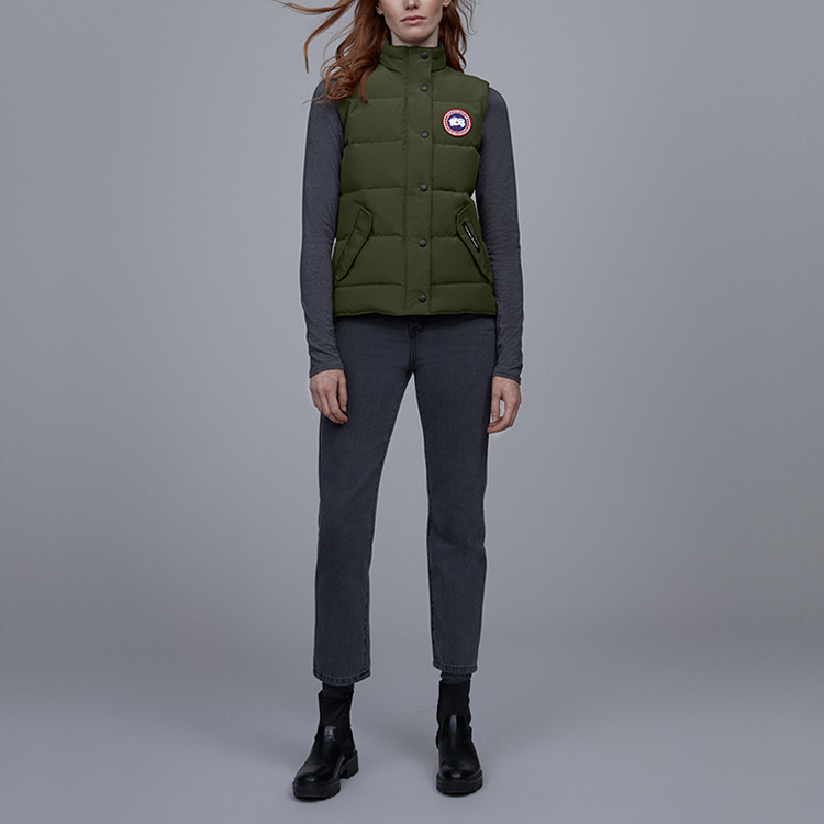 Lookbook (W) Rompi Down Canada Goose Freestyle Hijau Militer dengan Patch Logo Merah. 2832L-49