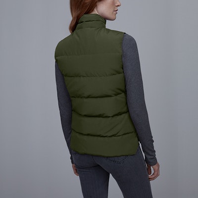 (W) Rompi Down Canada Goose Freestyle Hijau Militer dengan Patch Logo Merah. 2832L-49 Purchase (W) Rompi Down Canada Goose Freestyle Hijau Militer dengan Patch Logo Merah. 2832L-49