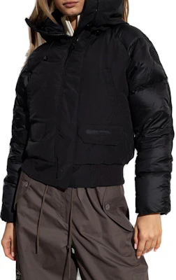 (W) Canada Goose FW23 黑色羽絨外套雙口袋休閒風格 2056W-B61 Lookbook (W) Canada Goose FW23 黑色羽絨外套雙口袋休閒風格 2056W-B61