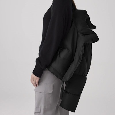 (W) 캐나다구스 FW23 가넷 크롭 패딩 자켓 블랙 롱슬리브 다운 코트 4822W-61 Purchase (W) 캐나다구스 FW23 가넷 크롭 패딩 자켓 블랙 롱슬리브 다운 코트 4822W-61