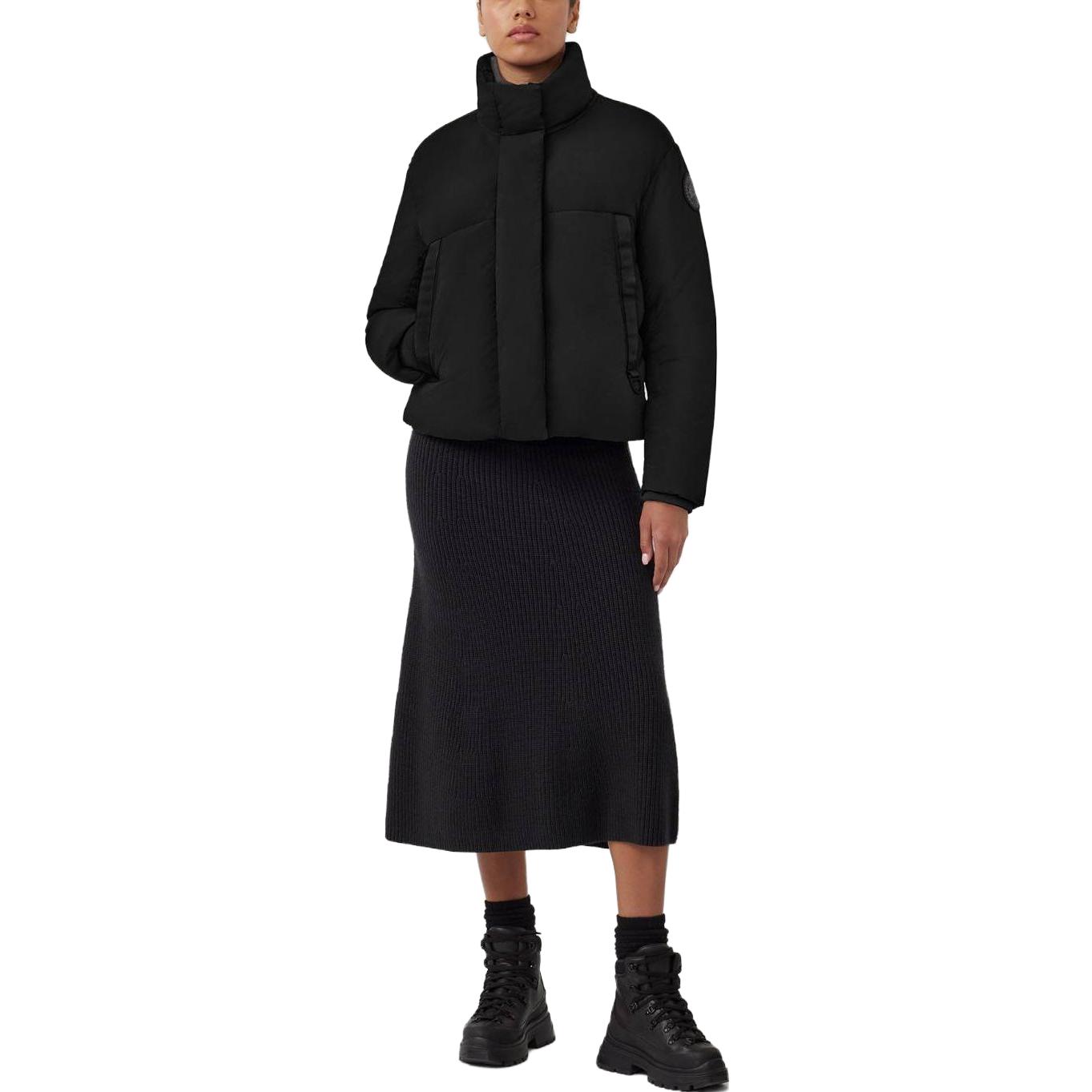 Lookbook (W) Canada Goose FW23 Junction Black Label Chaqueta Parka Corta de Plumas - Negro. 2620WB-61