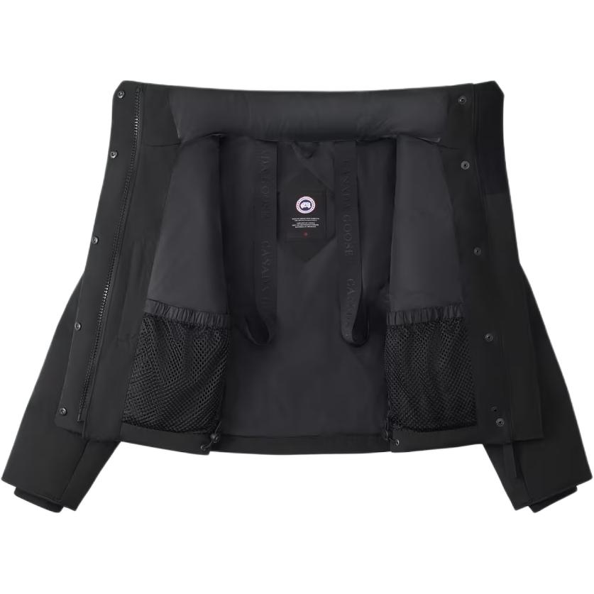 Lookbook (W) Canada Goose Grandview FW24 Black Label Chaqueta Corta Plumífero Negra. 2266WB-61