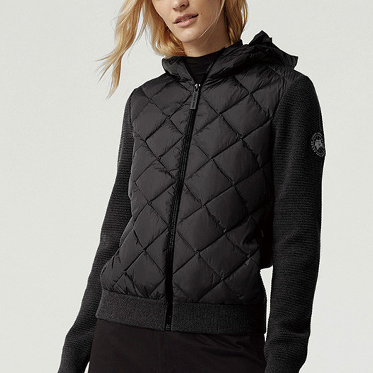Lookbook (Women) Canada Goose HyBridge® SS22  Black Quilted Logo Hooded Down Jacket. 6800LB-61