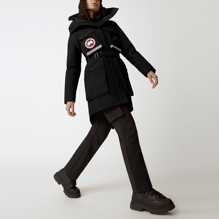 Purchase (Women) Canada Goose Liberty FW22  Black Down Jacket with Reflective Logo & Pockets. 9521W-61