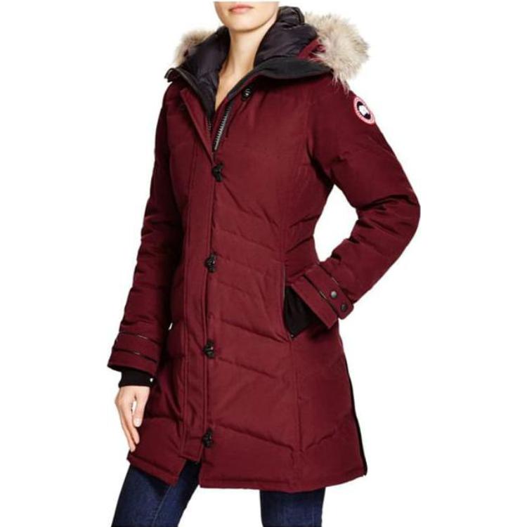 Lookbook (W) Canada Goose Lorette Parka Largo con Capucha de Pelo - Color Sólido. 2090L-317