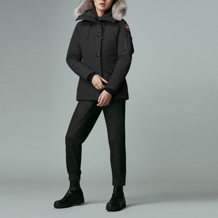 Sizing (Women) Canada Goose Montebello Logo Black Down Jacket Winter Women 2530L-61