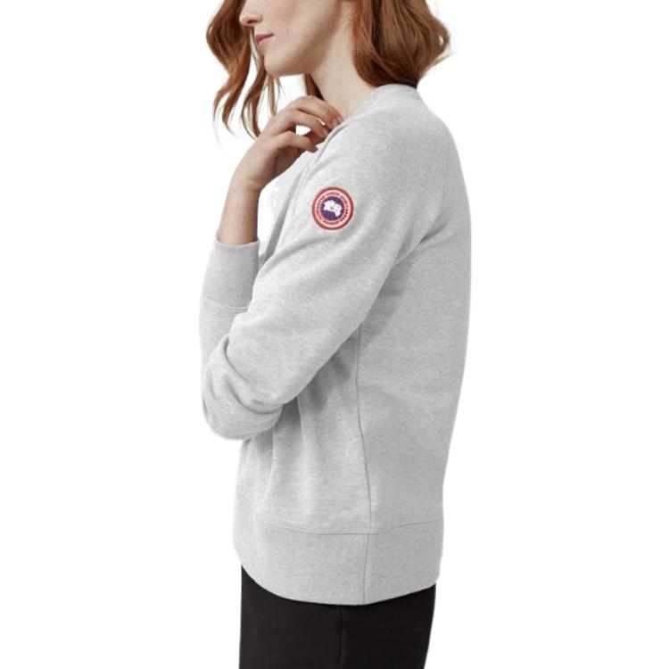 Purchase (W) 캐나다구스 머스코카 FW22 그레이 크루넥 스웨트셔츠 심플 로고 패치. 7400L-1342