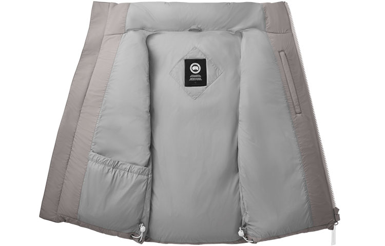 Lookbook (W) Chaleco de plumas mujer Canada Goose Serie Pasteles con logo y cuello alto. 2614MB1-439