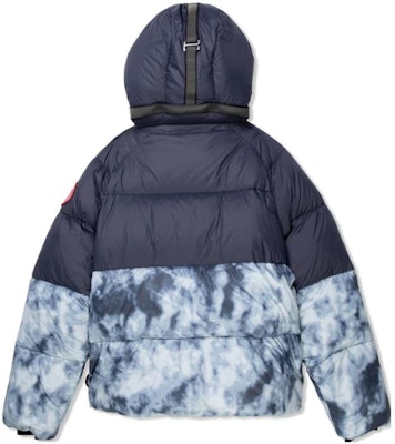 (Women) Canada Goose Regeneration FW22 Junction Red Label Colorblock Down Jacket Women. 2602W1-1306 Lookbook (Women) Canada Goose Regeneration FW22 Junction Red Label Colorblock Down Jacket Women. 2602W1-1306