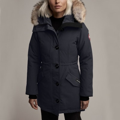 (W) Canada Goose Rossclair Red Label Parka - Abrigo Impermeable de Plumas Azul Marino 2580L-67 Lookbook (W) Canada Goose Rossclair Red Label Parka - Abrigo Impermeable de Plumas Azul Marino 2580L-67