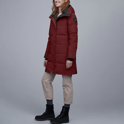 (W) 加拿大鹅Shelburne Black Label酒红色长款羽绒服 3802LB-317 Lookbook (W) 加拿大鹅Shelburne Black Label酒红色长款羽绒服 3802LB-317