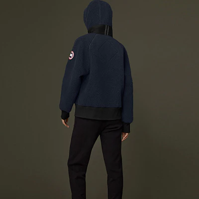 (W) 加拿大鹅 Simcoe 宽松版红标海军蓝抓绒连帽夹克。 7016L-63 Shop (W) 加拿大鹅 Simcoe 宽松版红标海军蓝抓绒连帽夹克。 7016L-63