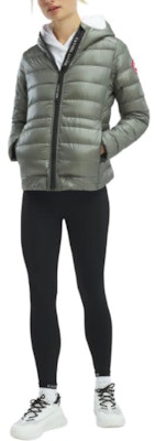 (W) 加拿大鹅 SS23 绿色轻型短款羽绒夹克带标志补丁。 2242W-852 Sizing (W) 加拿大鹅 SS23 绿色轻型短款羽绒夹克带标志补丁。 2242W-852