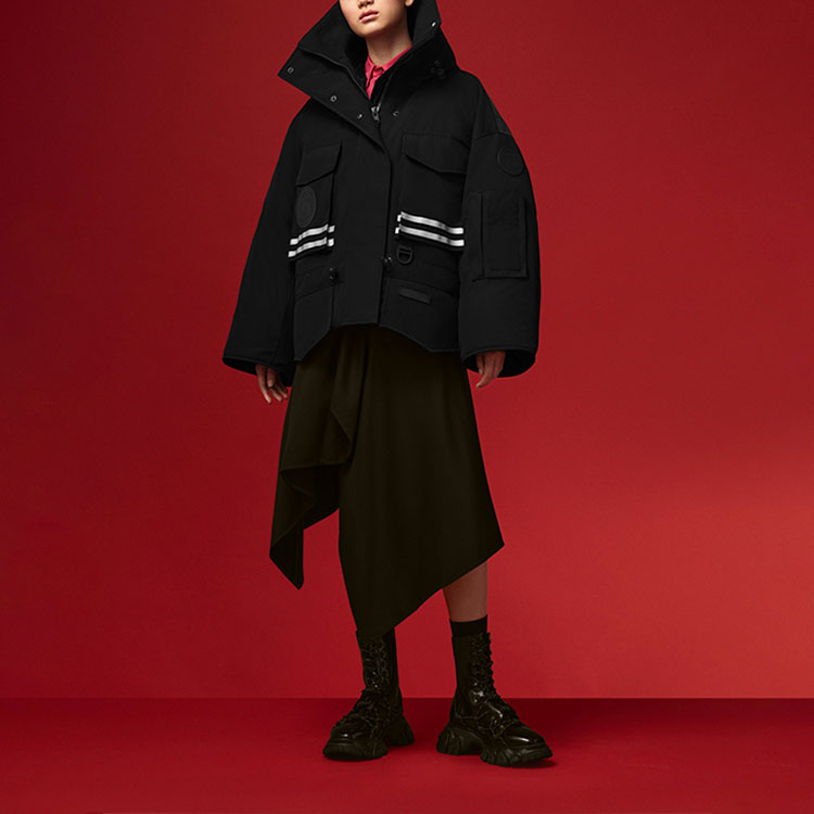 Details for (W) Canada Goose x ANGEL CHEN 黑色雪咒短款派克冬季外套 8800LC-61