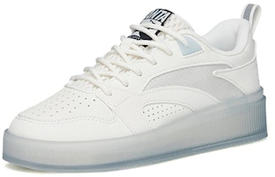 (W) 安踏 x 怪诞熊滑板系列运动鞋 '爱心白蓝' 122228040-1 Lookbook (W) 安踏 x 怪诞熊滑板系列运动鞋 '爱心白蓝' 122228040-1