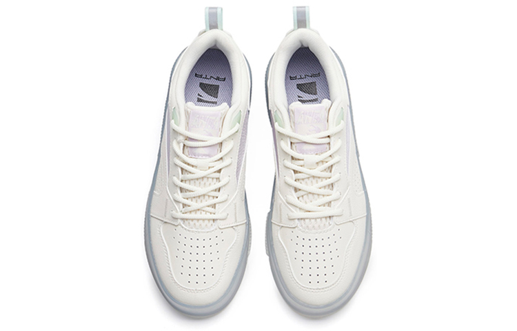 Shop 愛心小熊 x 安踏 低幫 板鞋 女款 白紫