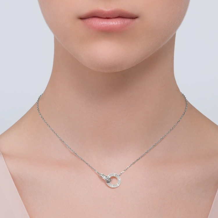 Lookbook (W) 까르띠에 러브 네크리스 클래식 18K 화이트 골드 여성용 목걸이. B7216300