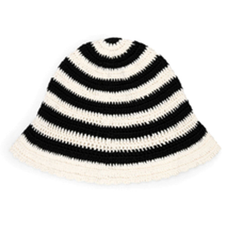 Lookbook (Women) CELINE  Black White Patterned Knit Beanie Hat. 2AE8Q720X.38EC