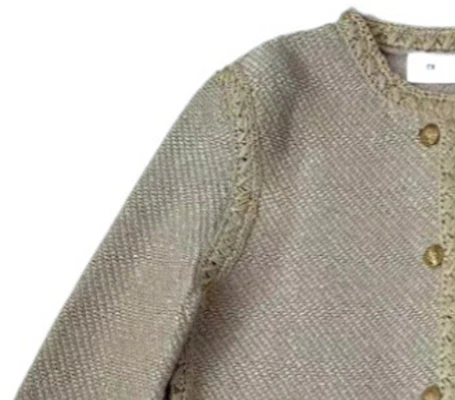 (W) CELINE 休閒長袖卡其色扣式外套。 2AE51920T-03NA Lookbook (W) CELINE 休閒長袖卡其色扣式外套。 2AE51920T-03NA