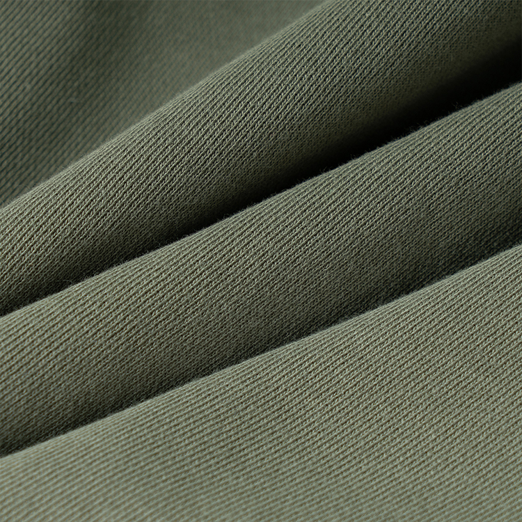 Purchase (W) CELINE Baju-T Hijau Cropped dengan Logo Cetak Lengan Pendek. 2Y19A670Q-02MJ