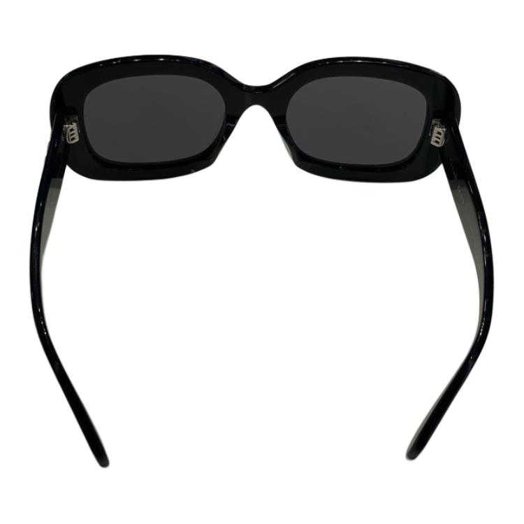 (Women) CELINE  Irregular Black Sunglasses with Logo Temples. CL40262U5301A 圖 4