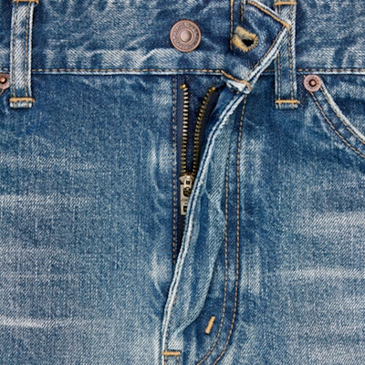 (Women) CELINE Slim Fit Denim Shorts Blue with Patterned Print. 2N12B519X-08EL Sizing (Women) CELINE Slim Fit Denim Shorts Blue with Patterned Print. 2N12B519X-08EL