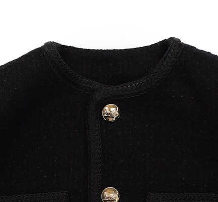 (Women) CELINE Classic Tweed Round Neck Single-Breasted Jacket in Black. 2V00C333J-38NO 1