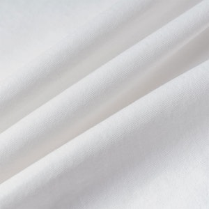 (W) CELINE 标志印花白色短袖圆领休闲T恤。 2X872501F-01NB 3