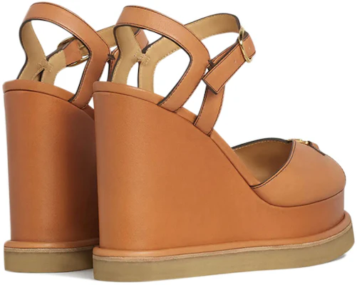 (W) 셀린느 마농 웨지 탠 송아지 가죽 336483190C.04LU Lookbook (W) 셀린느 마농 웨지 탠 송아지 가죽 336483190C.04LU