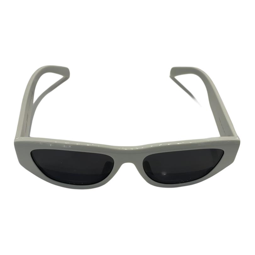 (Women) CELINE Oval White Sunglasses for Women - Branded Logo Design CL40278U5525A 圖 3