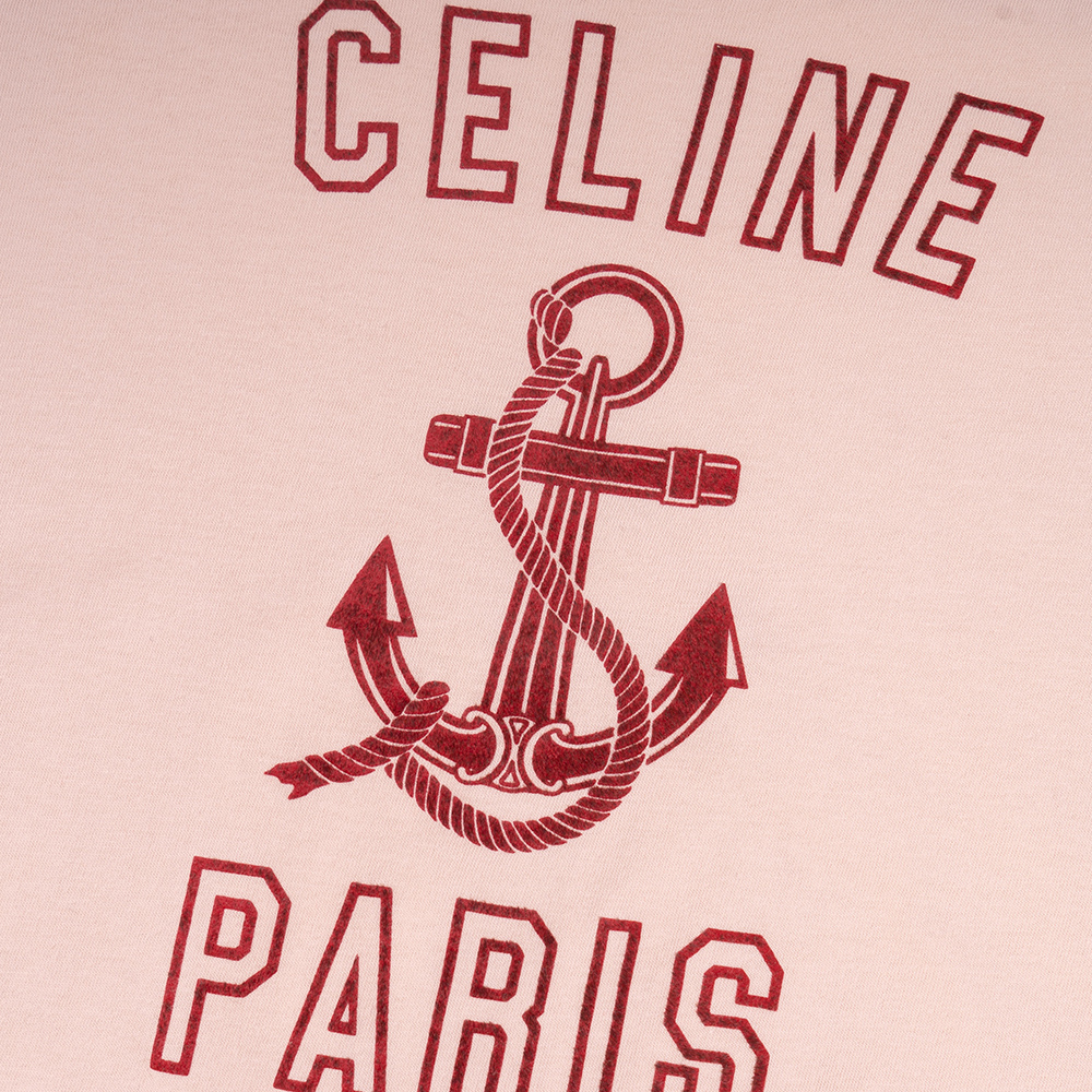 Sizing (W) CELINE Kaos Crewneck Pink dengan Cetakan Logo Huruf. 2X586114L-24BU
