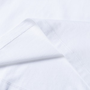 (W) CELINE SS22 白色字母印花短款圆领休闲T恤。 2X890671Q-01EA Sizing (W) CELINE SS22 白色字母印花短款圆领休闲T恤。 2X890671Q-01EA