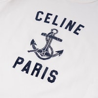 (W) CELINE SS23 Kaos Lengan Pendek Putih dengan Cetak Huruf. 2X80D671Q-01MA 2