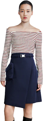 (W) CELINE Kaos Lengan Panjang Off-Shoulder Bergaris SS22 - Burgundy. 2X95A314P Shop (W) CELINE Kaos Lengan Panjang Off-Shoulder Bergaris SS22 - Burgundy. 2X95A314P