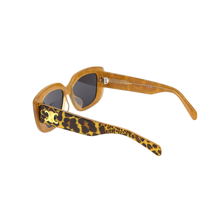 Shop (W) Gafas de sol rectangulares CELINE TRIOMPHE 04 para mujer. CL40216U-99A