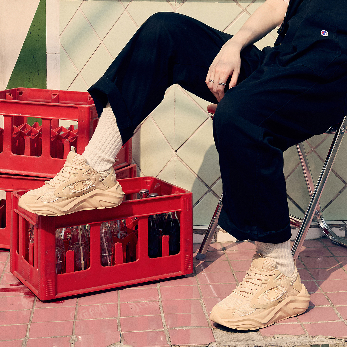 Details for (W) Champion Champ Breaker 'Logo Kecil Retro Oranye' U2BFCCW07I2
