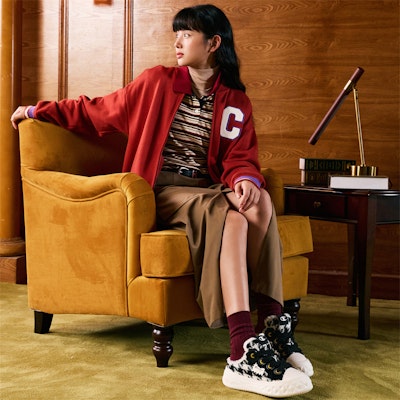 (W) Champion Essentials Low 'Logo Jenama Klasik' U3DFCKW03U3 Sizing (W) Champion Essentials Low 'Logo Jenama Klasik' U3DFCKW03U3