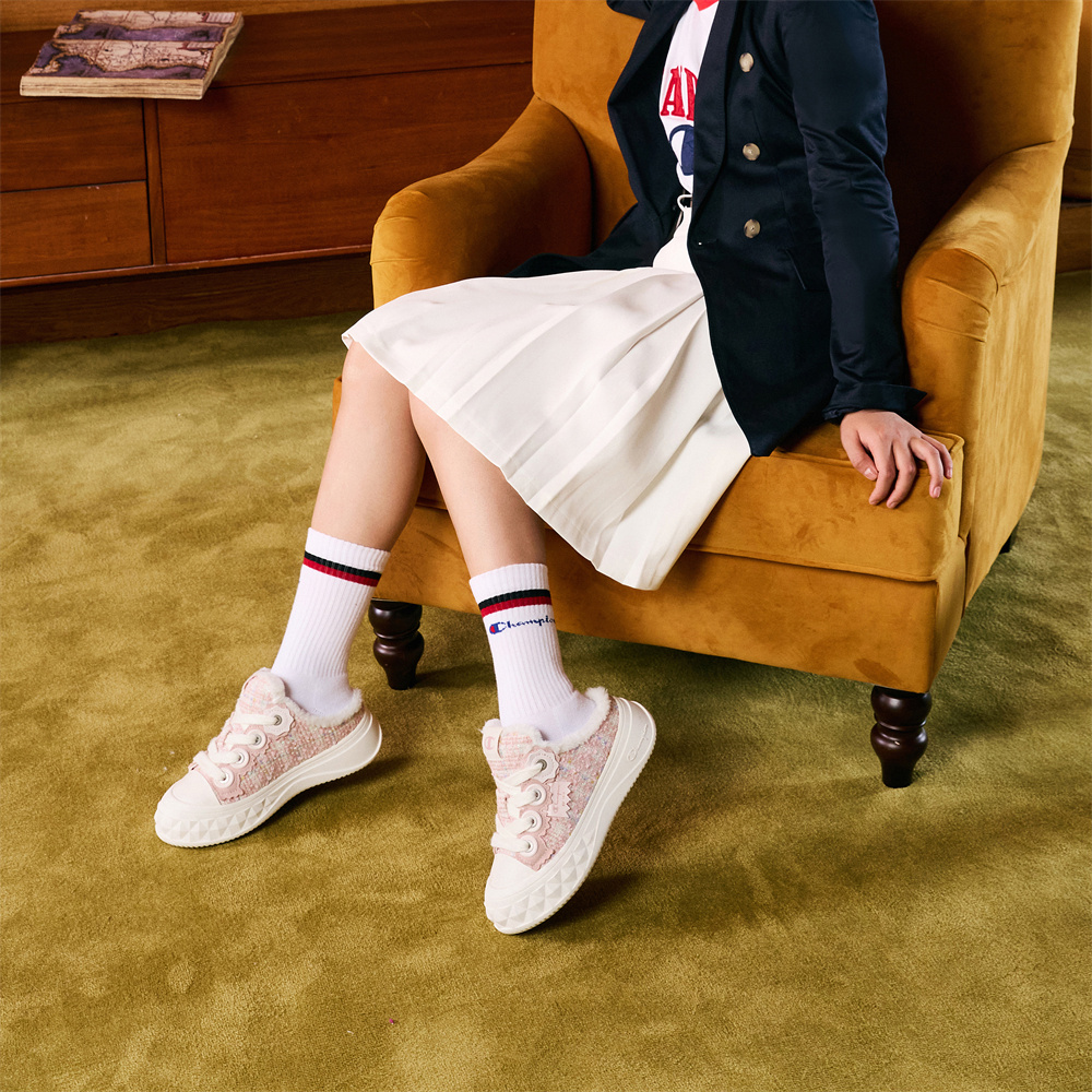 Details for (W) Champion Essentials Low Top ''Logo Classique Rose'' U3DFCKW03K1